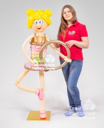 Кукла из воздушных шаров - спортивная гимнастка с обручем. Шары39.рф, Калининград
