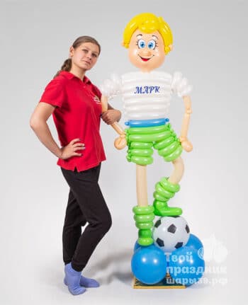 Фигура футболиста из воздушных шаров. Шары39.рф, Калининград