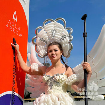 Шары39 На Sup-Фесте 2025 Костюм, Платье из воздушных шаров "Цапева - Лебедь". Шары39, Калининград